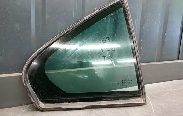Peugeot 607 Rear side window