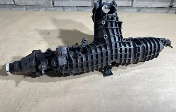 Volvo V40 Intake manifold 31293737 19112223179 0280751022