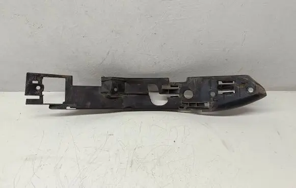 Volkswagen Touareg I Front bumper mounting bracket 7L6807183C