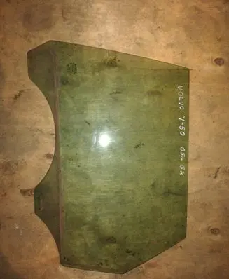 Rear door window glass