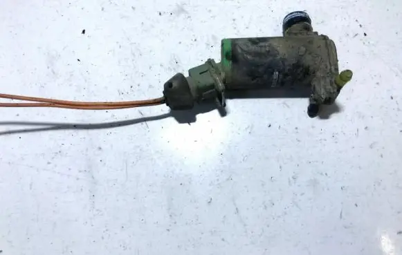 Peugeot 406 Windscreen/windshield washer pump 90095 mes90095