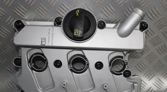 Audi A7 S7 4K8 Rocker cam cover 06E103471S