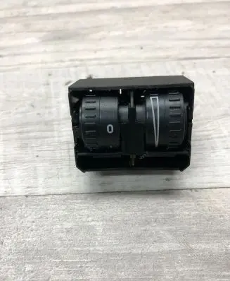 Volkswagen Touran I Headlight level height control switch 1T0941333B