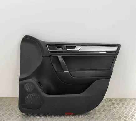 Volkswagen Touareg II Front door card panel trim 7P2867012