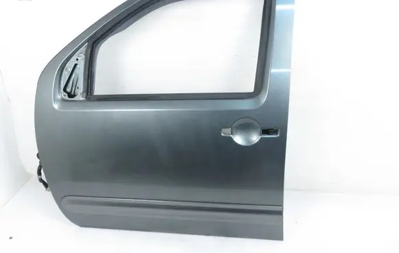 Nissan Pathfinder R51 Front door