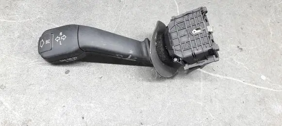 BMW 7 E38 Fog light switch 8352172