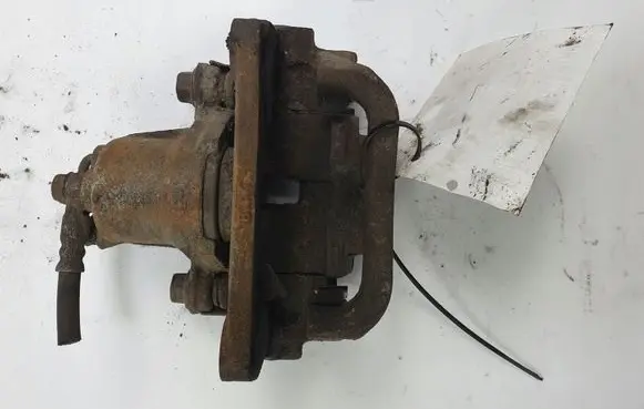 Toyota Land Cruiser (J200) Rear brake caliper