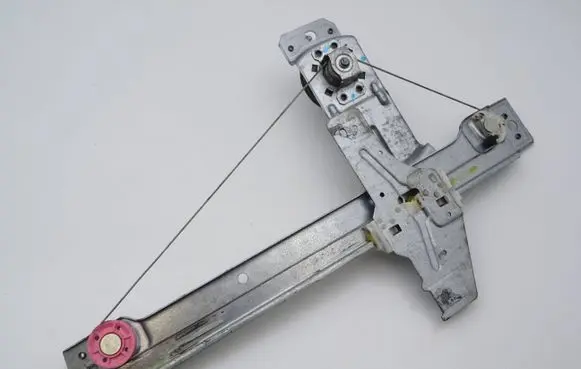 Peugeot 207 Rear door manual window regulator