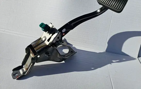 Hyundai Tucson IV NX4 Brake pedal N9200
