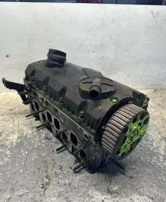 Volkswagen PASSAT B5 Engine head 038103373B