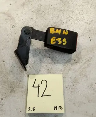BMW 5 E39 Front seatbelt buckle 72118167069