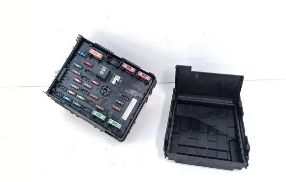 Volkswagen Tiguan Fuse box set 3C0937125A 1K0937132F