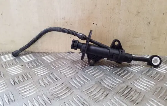 Volkswagen PASSAT B8 Clutch master cylinder 5Q0721388G
