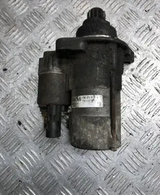 Volkswagen PASSAT B6 Starter motor 02M911023A