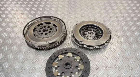 Nissan X-Trail T32 Clutch set kit 302056476R 123103008R 302101178R