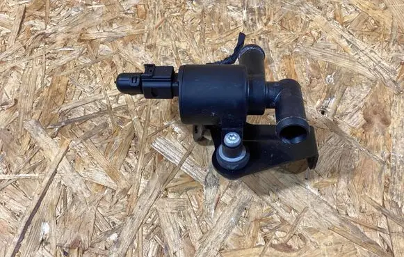 Porsche Macan (95B) Valve 4h0121671d 95b819735b