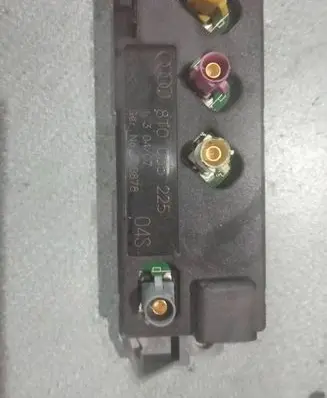 Audi A5 8T 8F Antenna control unit 8T0035225