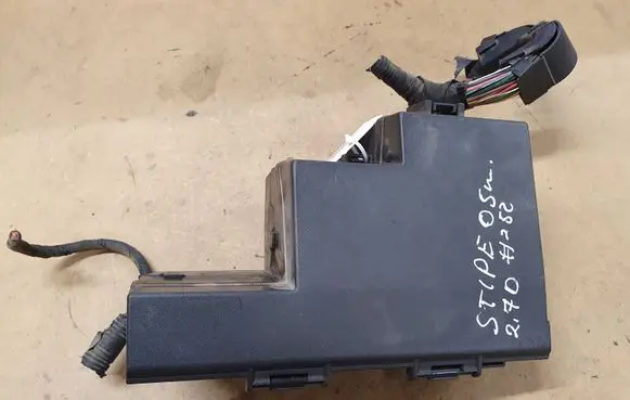 Jaguar S-Type Fuse module 71543276 28RT14A003EC