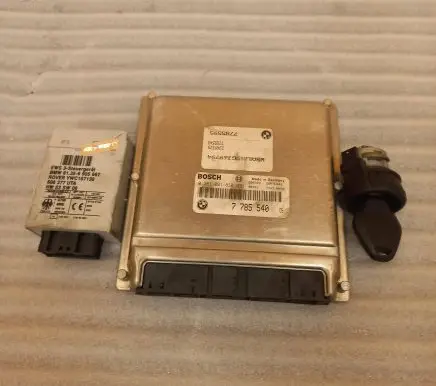 BMW 5 E39 Engine control unit/module 7785540 0281001830