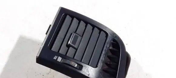 Chevrolet Captiva Dash center air vent grill