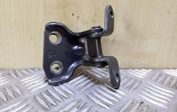 Ford Maverick Rear door upper hinge