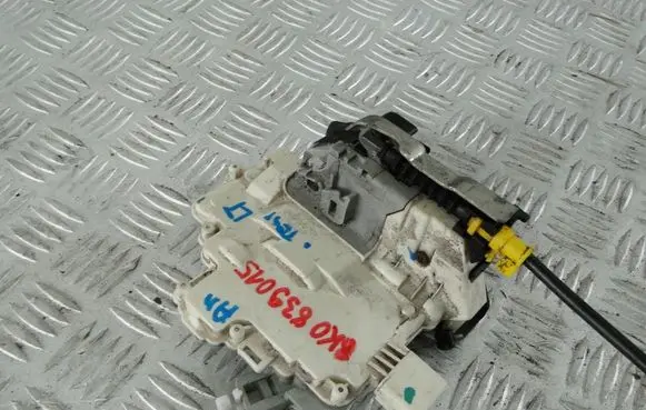 Audi A4 S4 B8 8K Lock set 8K0839015