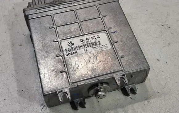Volkswagen PASSAT B5 Engine control unit/module 028906021GL