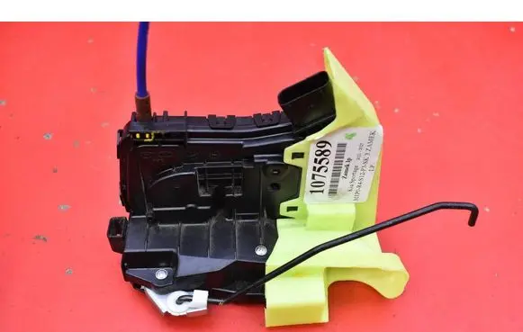 KIA Sportage Front door lock 81310R2010
