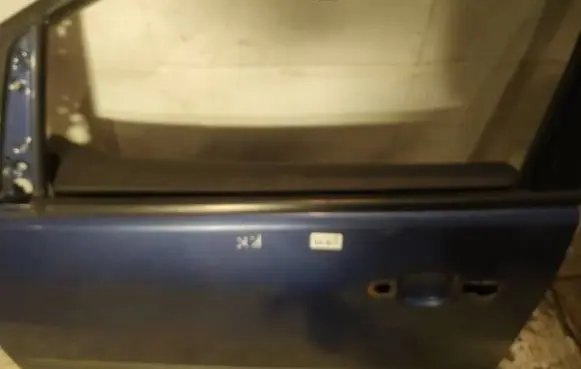 Ford Focus C-MAX Front door glass trim molding 