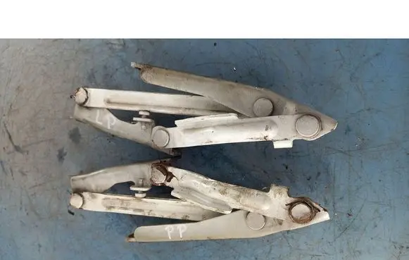 Nissan Quest Engine bonnet/hood hinges 