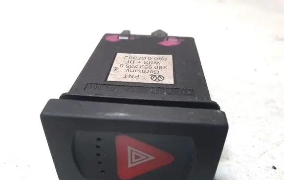 Volkswagen PASSAT B6 Hazard light switch 3B0953235B