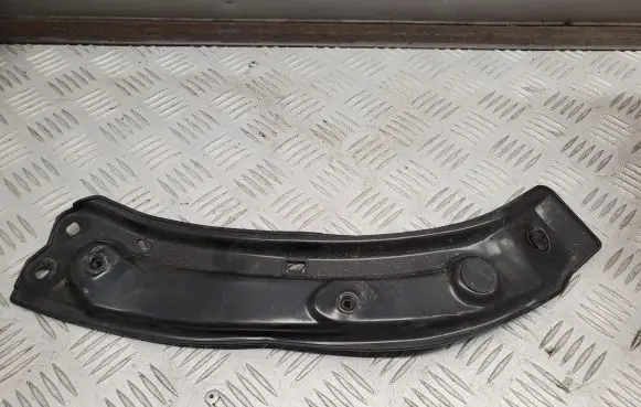Audi Q3 8U Radiator mount bracket 8U0805931