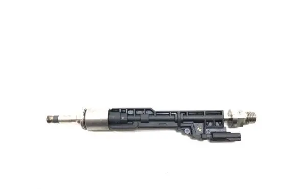 BMW 5 G30 G31 Fuel injector 0261500356 060