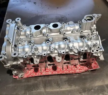 Mercedes-Benz CLA C118 X118 Engine head A2600105400