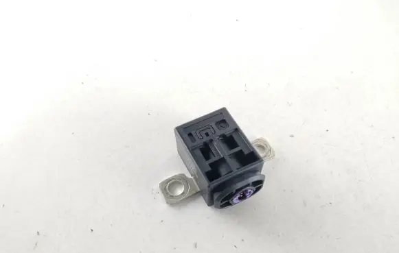 Audi A5 Sportback 8TA Ignition-blocking relay 4F0915519