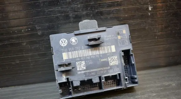 Skoda Superb B6 (3T) Door control unit/module 7N0959792A