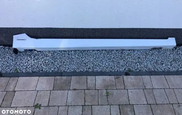 Hyundai Ioniq Sill/side skirt trim 