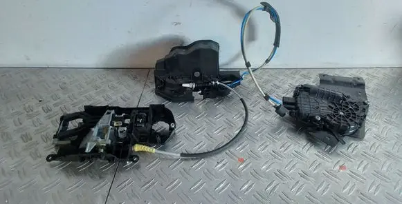 BMW 6 F06 Gran coupe Rear door lock 4154310700 51227276318 7187228