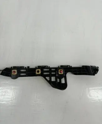 Toyota Camry VIII XV70 Rear bumper mounting bracket 52576-33130