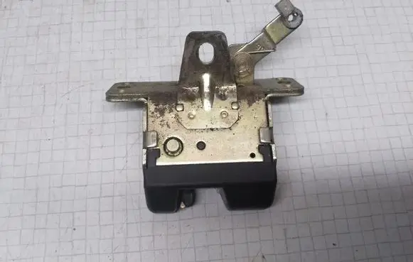 Opel Astra G Tailgate/trunk/boot lock/catch/latch 09130569