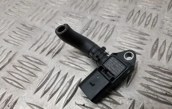Audi Q3 8U Exhaust gas pressure sensor 04L906051B 0281006222