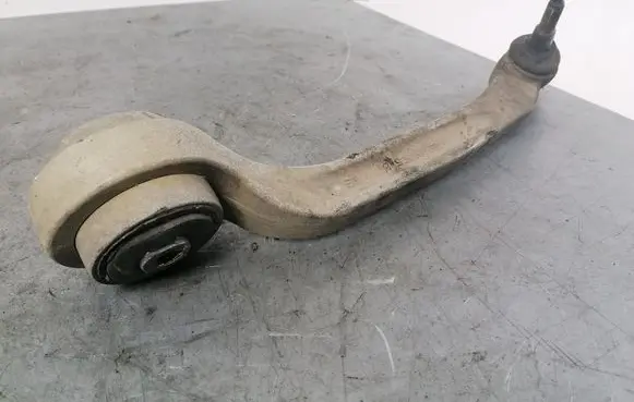 Audi A8 S8 D3 4E Front lower control arm/wishbone 4E0407695B