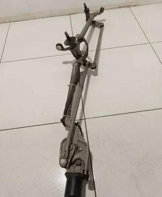 Honda CR-V Front wiper linkage and motor 3009c013