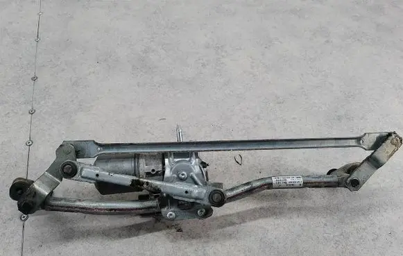 Audi A3 S3 8P Front wiper linkage 