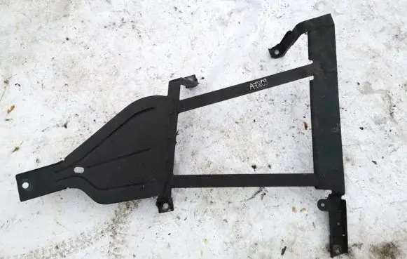 Fuel tank mounting bracket