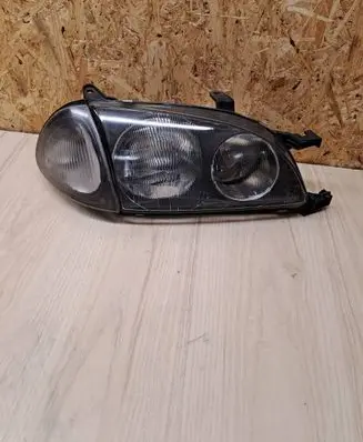 Toyota Avensis T220 Headlight/headlamp 205457B