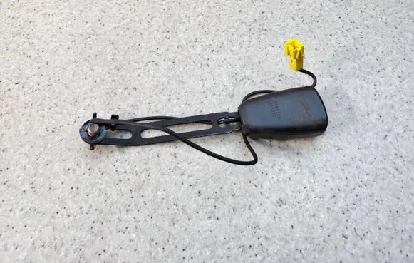 Saab 9-5 Front seatbelt buckle 5203229