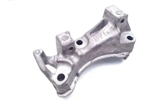 Peugeot 5008 Engine mounting bracket 9688615780