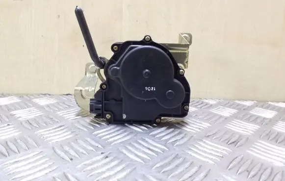 Fuel tank cap lock motor