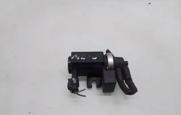 Mercedes-Benz B W245 Turbo solenoid valve A0051535528